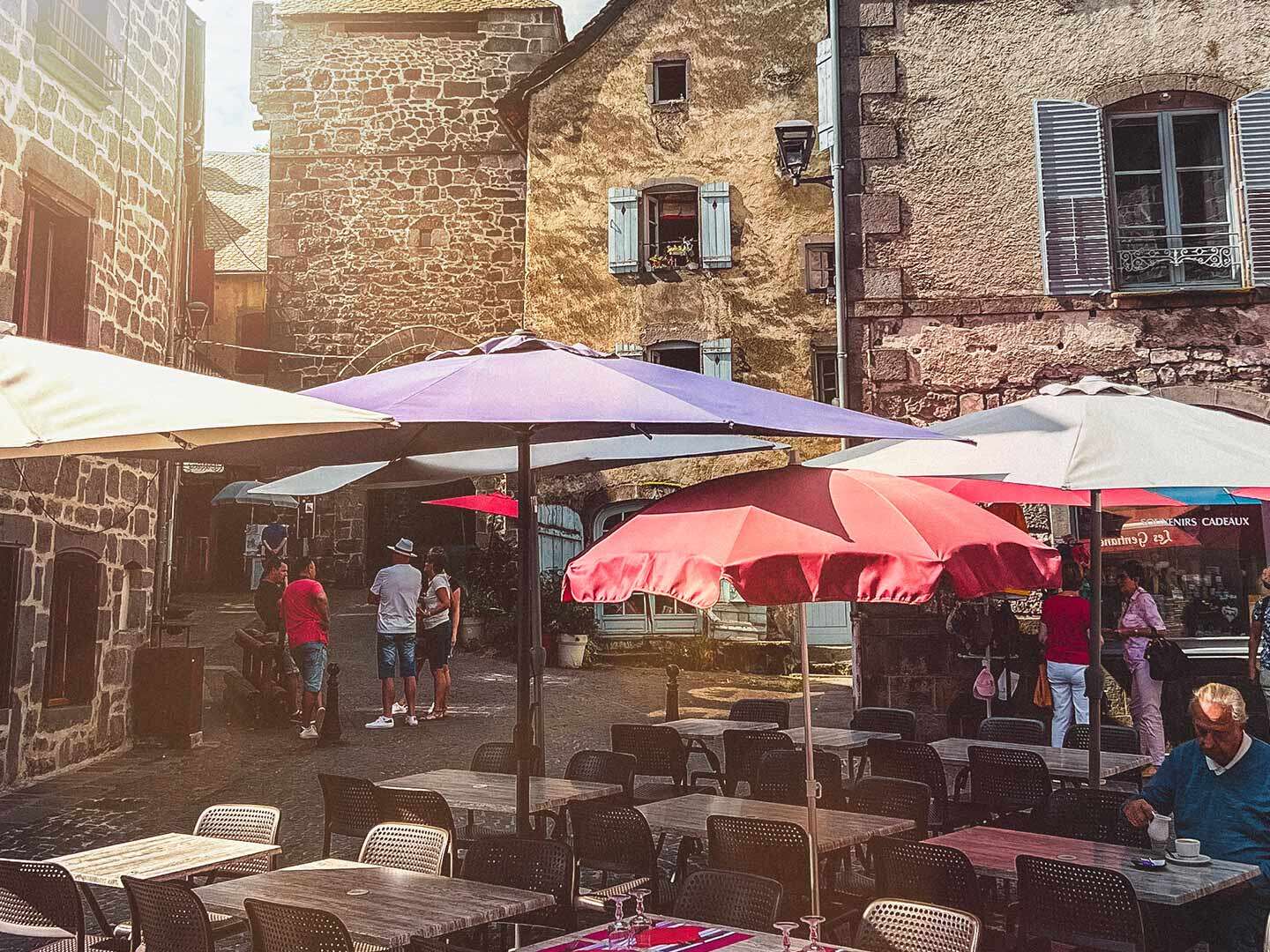 AUVERGNE Besse et Saint Anastaise guide COVER