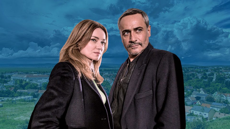 alice nevers first look s7 COVER