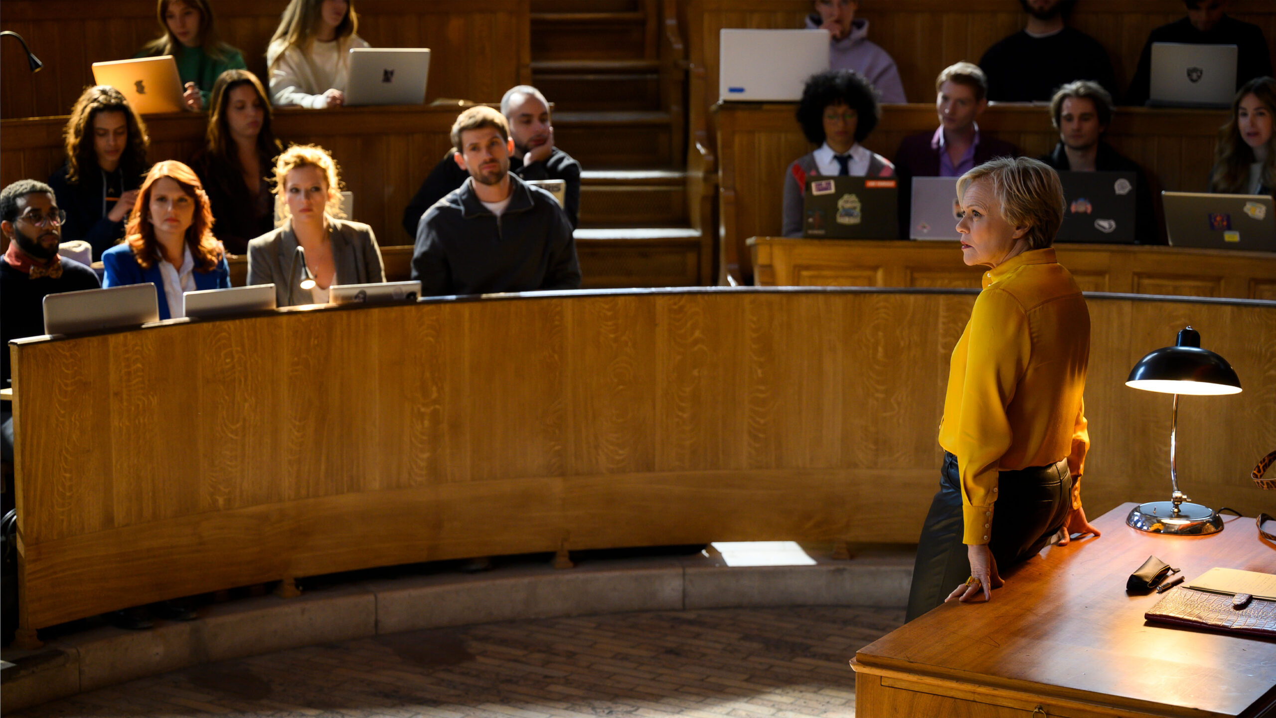 Master Crimes Season 2 Episode 1 MCRIME C 02001 r12824 Original Image